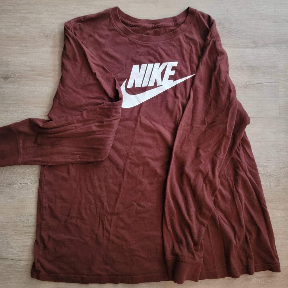 Nike Long Sleeve T-Shirt
